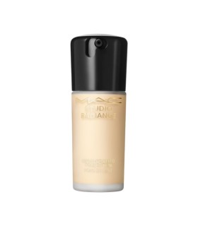MAC Studio Radiance Serum Powered Foundation 30ml. NC11